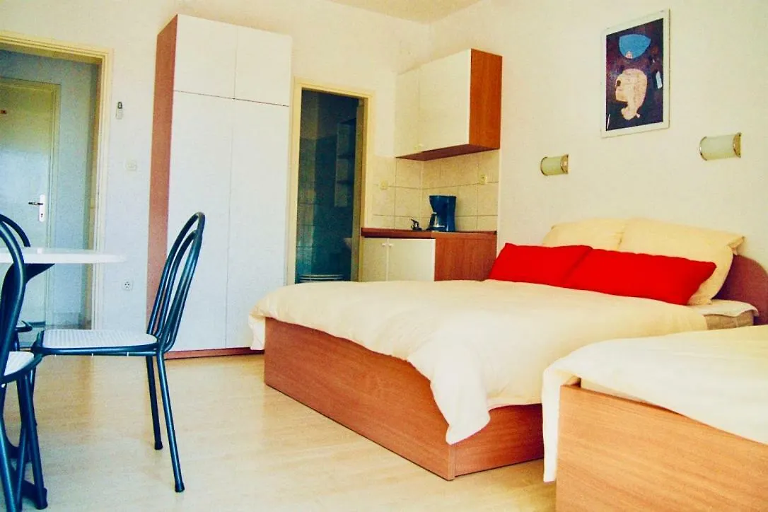 Apartments Ruza Kastela 0*,