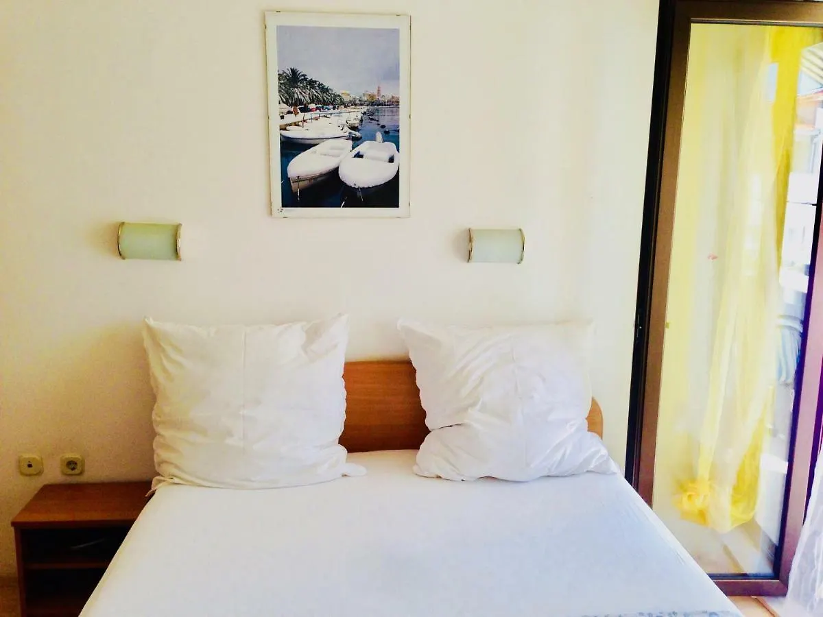 Apartments Ruza Kastela 0*,  Croatia